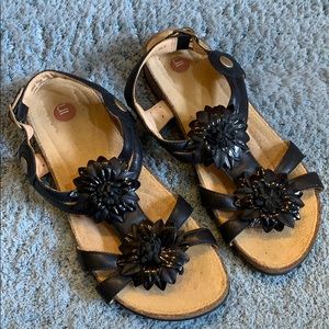 Unstructured by Clarks black sandal size 8.5